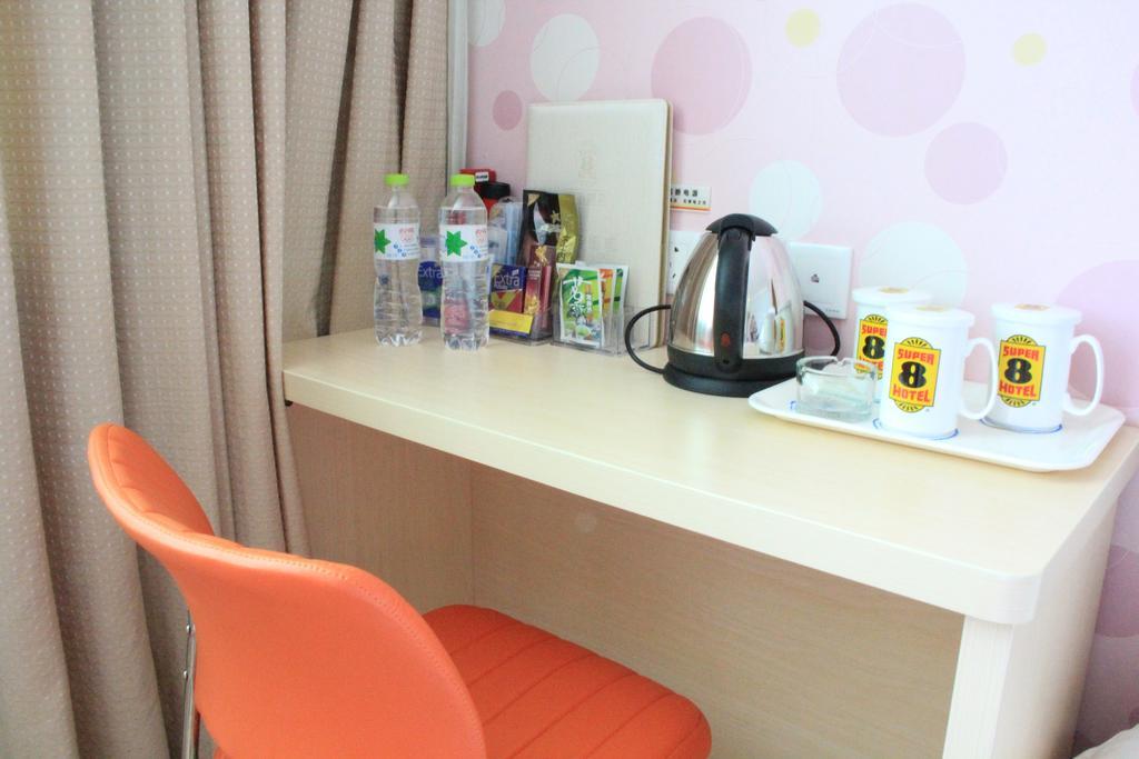 Super 8 Hotel Chengdu Airport Branch エクステリア 写真